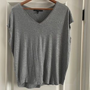 White House black market shell/tee